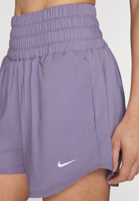 Nike Performance ONE - Sports shorts - daybreak/reflective silver