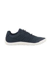 Zapatilla deportiva de color azul oscuro con parte superior de malla texturizada, suela de goma y banda blanca. Presenta un diseño con cordones y tiras de ventilación en los laterales.