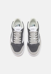 Vans CRUZE TOO CC UNISEX - Sportcipő - pewter