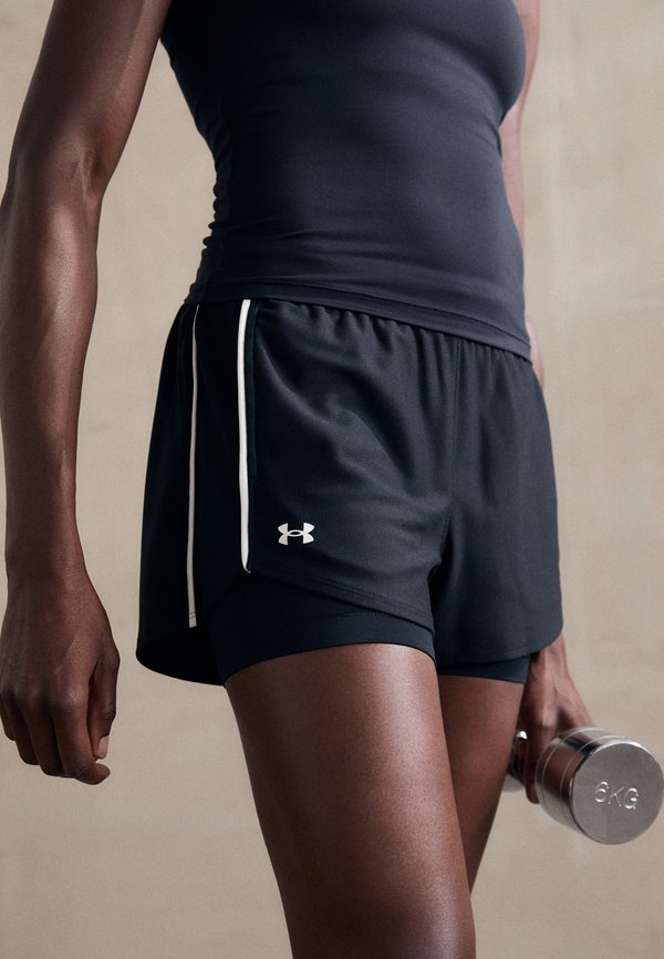 PLAY UP SHORTS - Kurze Sporthose