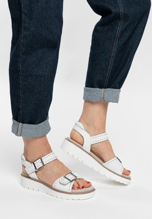 ara BILBAO - Sandalen met plateauzool - weiß