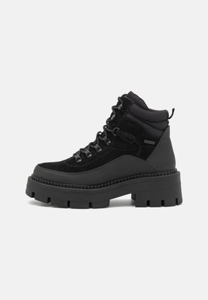 - Ankle boot
