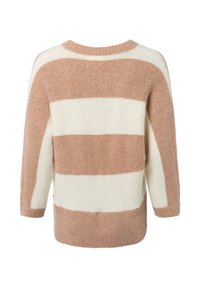 Overmaat gebreide trui in beige en crèmekleurige strepen, met een gestructureerde, zachte afwerking en een brede, ronde halslijn. De mouwen zijn driekwart lang.