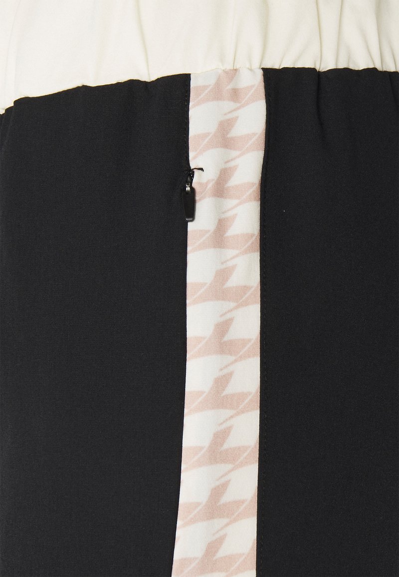 Damen Sportbekleidung | Diadora PANTS CHALLENGE Jogginghose black/mahogany rose/schwarz - UN15917 Damen Sportbekleidung | Diadora PANTS CHALLENGE Jogginghose black/mahogany rose/schwarz - UN15917