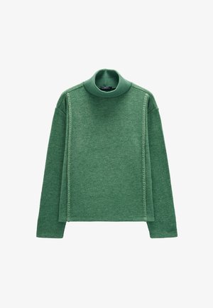 Zielony sweter z noszonym kołnierzem, wykonany w dzierganym stylu, o luźnym kroju, z teksturowanymi bocznymi panelami oraz ściągaczami przy mankietach i dekolcie.