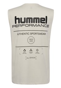Beige ærmeløs sportstop med teksten "hummel PERFORMANCE", "AUTHENTIC SPORTSWEAR", "1923 XXIII" og ikoner for funktionelt design, træning og aktivt tøj.