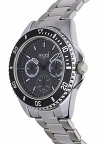 Silberne Edelstahl-Uhr mit schwarzer Lünette und dunklem Zifferblatt. Ausgestattet mit drei Hilfszifferblättern und leuchtenden Markierungen.