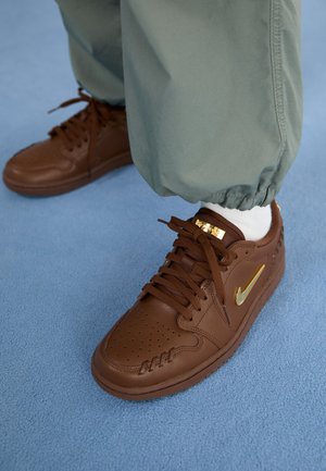 AIR JORDAN 1 LOW METHOD OF MAKE - Sneakers basse - cacao wow/metallic gold