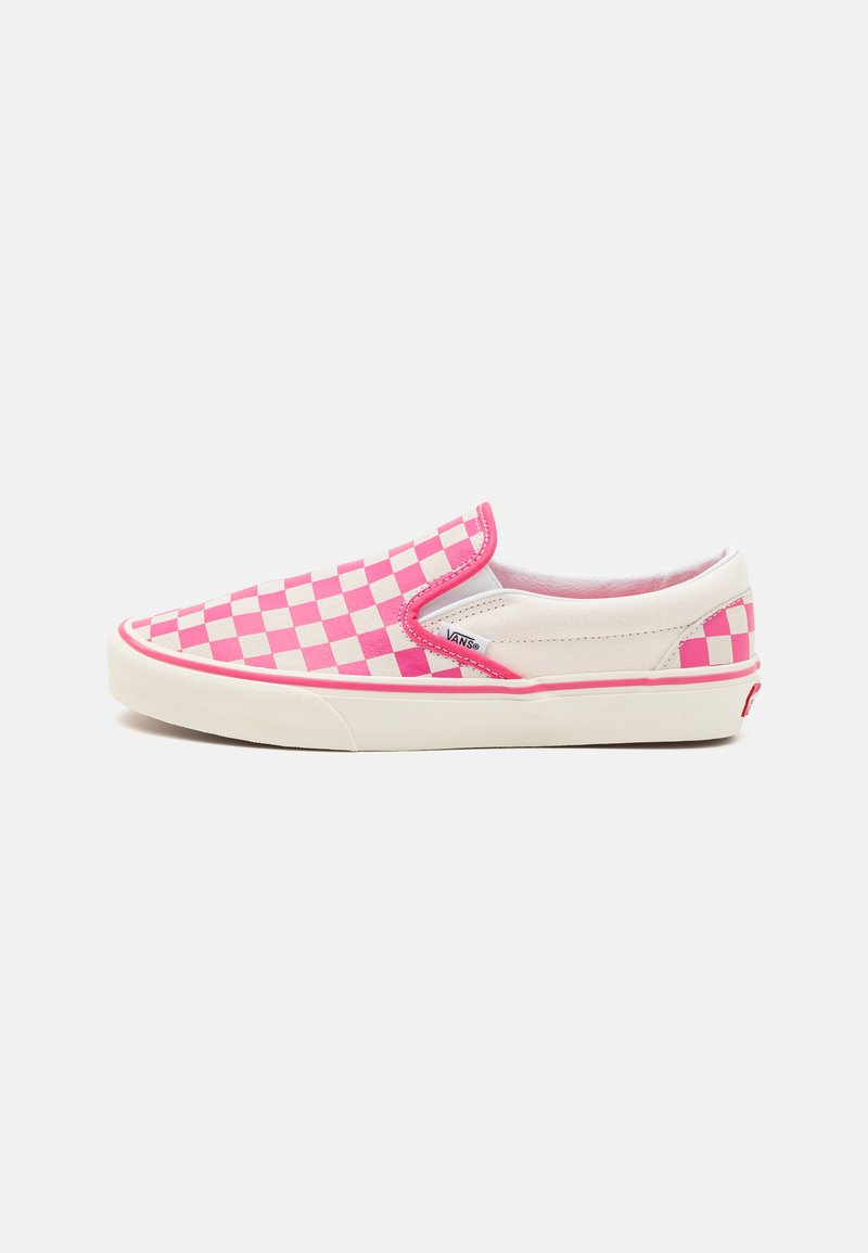 Vans - CLASSIC SLIP-ON UNISEX - Polobotky - pink/true white, Zvětšit