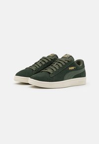 Puma SMASH V2 - Sapatilhas - thyme/team gold/white