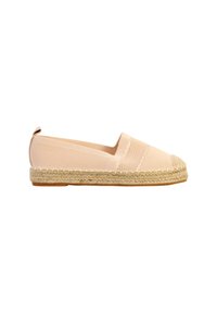 Espadrille beige à enfiler avec tige en mesh, semelle intermédiaire en jute tissée et semelle extérieure en caoutchouc plat, vue de côté sur fond blanc.