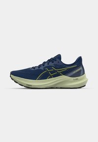 Modrá běžecká bota s texturovaným svrškem, doplněná žlutými akcenty, polstrovanou mezipodešví a tmavou gumovou podrážkou. Model: GT-2000 12.