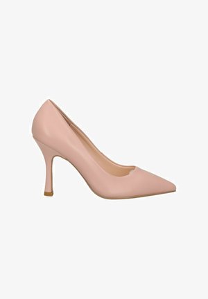Scarpa décolleté in pelle verniciata rosa con punta affusolata e un piccolo taglio. Presenta un sottile tacco a stiletto e una texture liscia.