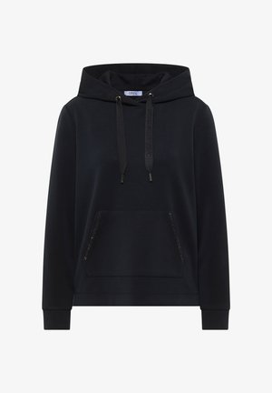 Schwarzer Kapuzenpullover mit einer Fronttasche, Kordelzugkapuze und dekorativen Metallakzenten. Glatte Textiloberfläche mit gerippten Bündchen.