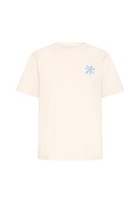 Bombažna majica krem barve s kratkimi rokavi, z modrim cvetličnim motivom z rdečim središčem na levi strani prsnega koša.