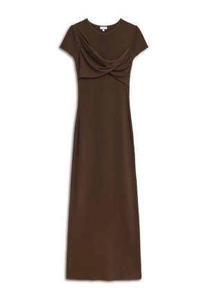 Abito marrone, lungo fino al ginocchio, realizzato in tessuto morbido, con maniche corte e un design del collo drappeggiato. Silhouette semplice e aderente.