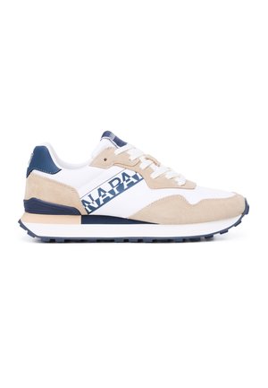 Sneaker bianca e beige con accenti blu navy, suola spessa e logo "NAPAPIJRI" sul lato.