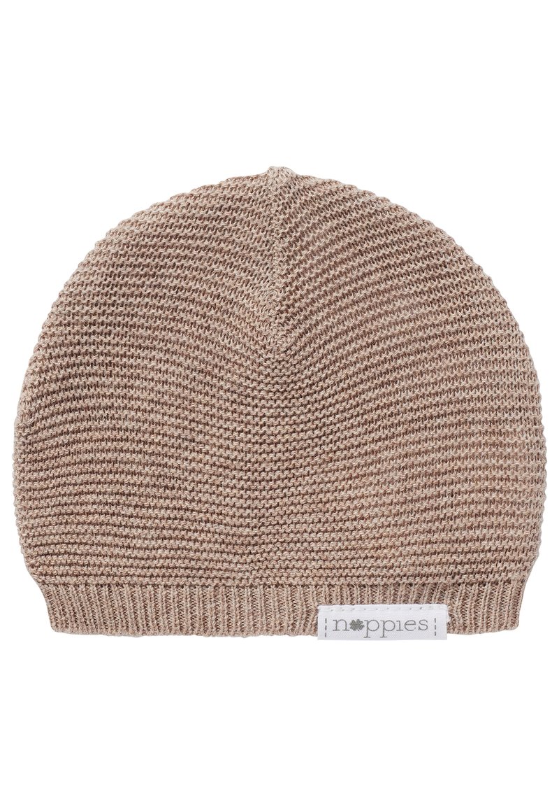 Strickmütze in Hellbraun mit einem strukturierten Muster. Verfügt über einen gerippten Saum und ein Stoffetikett, das den Markennamen zeigt.
