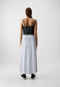 Vero Moda VMBERTA PIA CALF SKIRT - Fustă în formă de A - snow white stripeschina blue