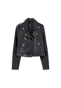 Giacca da motociclista corta in pelle nera con cerniere, cintura ed epaulette argentate. Tessuto liscio e design angolare con multiple tasche.