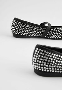 Next WIDE FIT FOREVER COMFORT JEWEL MARY JANE - Pahkluurihmadega baleriinad - black