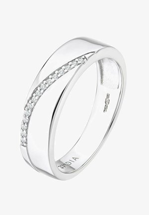 Valge kuld sõrmus, millel on sile ja kõver kujundus ning ühelt küljelt kulgev rida väikseid säravaid teemante. Poleeritud viimistlus.