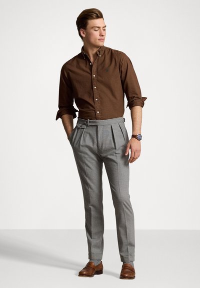 Polo Ralph Lauren SLIM FIT GARMENT-DYED OXFORD SHIRT - Srajca - chocolate mousse