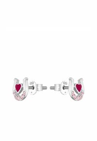 Srebrne kolczyki w kształcie podków z czerwonymi sercami w centrum i małymi różowymi kamieniami szlachetnymi wzdłuż dolnej krzywej.