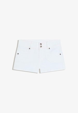 Valkoiset farkkushortsit, joissa on kaksi etutaskua ja kaksi metallista nappia vyötäröllä, esitetty valkoisella taustalla.