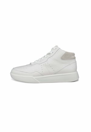 Baskets montantes blanches en cuir lisse avec un accent en daim texturé. Présentent des perforations, un col rembourré et une semelle en caoutchouc durable.