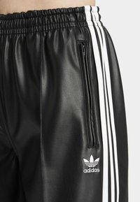 adidas Originals Hlače - black