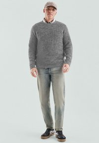 QS - Sweter