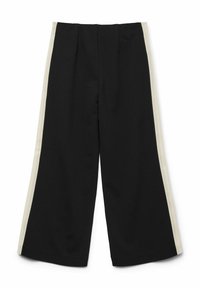 Svart vida byxor med en krämfärgad sidosträng, med veck framtill och en mjuk yta genomgående.