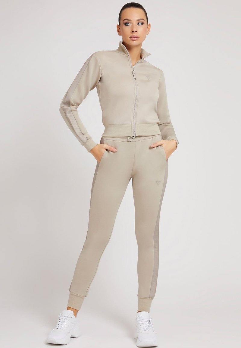 Damen Sweatshirts | Guess SCUBA Sweatjacke beige - QC29849 Damen Sweatshirts | Guess SCUBA Sweatjacke beige - QC29849