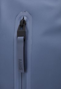 Rains ROLLTOP LARGE UNISEX - Ryggsäck - bay