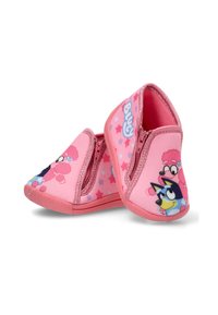 Zapatos de tela rosa con cierre de cremallera, patrones de estrellas y personajes de dibujos animados en los laterales. Suela blanda para mayor comodidad y uso en interiores.