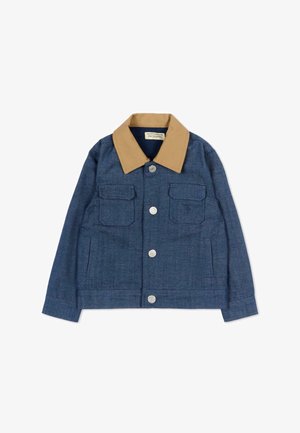 Veste en jean bleue avec un col beige, quatre poches avant et des boutons argentés au centre.