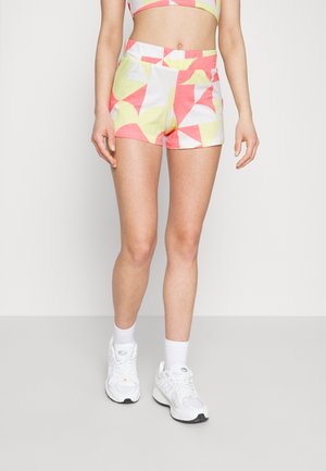 Noisy May Petite NMTALLI - Σορτς - sun kissed coral/eggnog/pale lime