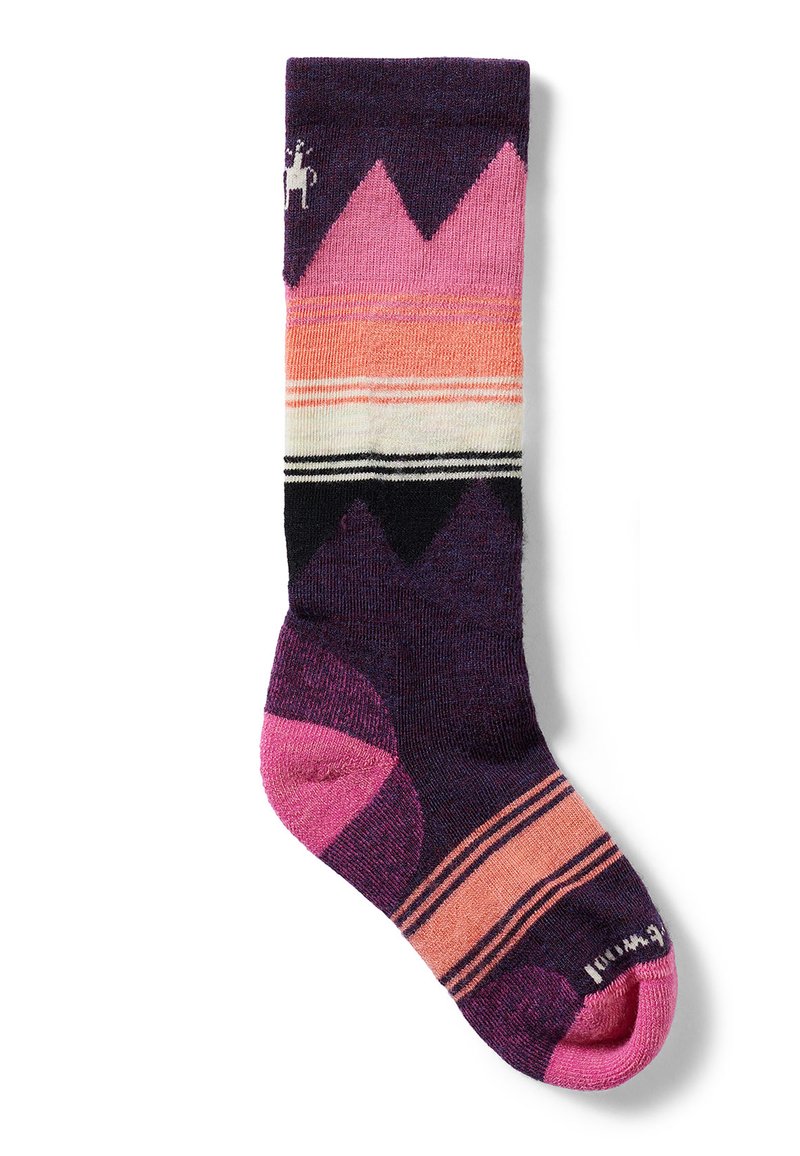 Calcetín multicolor hasta la rodilla con una base morada, patrones geométricos en rosa y negro, y refuerzos sólidos en rosa en el talón y la punta.
