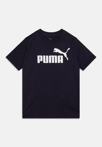 Námořnická modrá bavlněná tričko s velkým bílým logem "PUMA" a siluetou skákající pumy. Krátké rukávy a kulatý výstřih.
