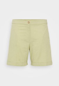Pantalones cortos de lino verde claro con cierre de botón, textura suave, dobladillos enrollados y un diseño sencillo y recto.