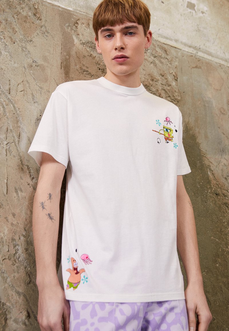 Puma SPONGEBOB GRAPHIC TEE Tshirt imprimé white/blanc ZALANDO.BE