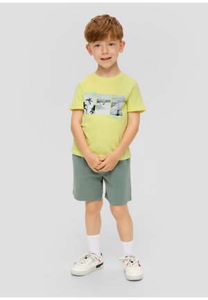 - T-shirt z nadrukiem