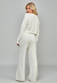 SIKSILK CROPPED LOUNGE - Sportinis megztinis - ecru