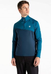 Herren Quarter-Zip Pullover in Türkis und Marineblau. Mit langen Ärmeln, glattem Stoff und einem Logo auf der Brust. Leichtes Design.