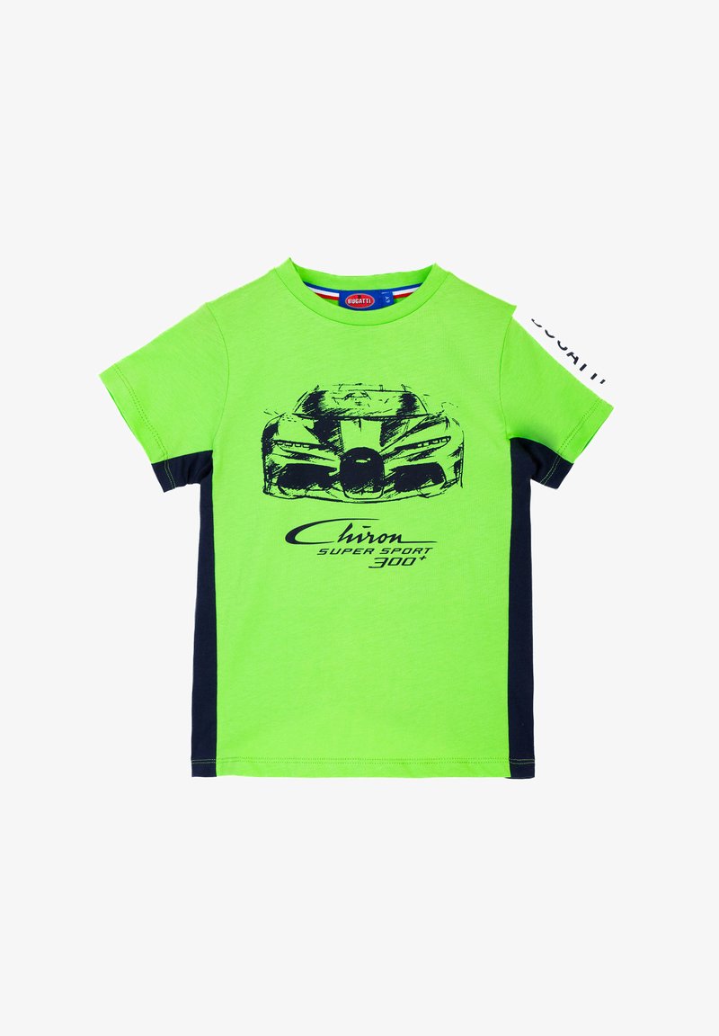 T-shirt verde in cotone con grafica nera di un'auto e la scritta "Chiron Super Sport 300+". I lati blu navy aggiungono contrasto. Maniche corte.