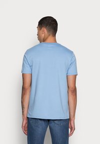 Levi's® ORIGINAL HOUSEMARK TEE - T-shirt básica - della robbia blue