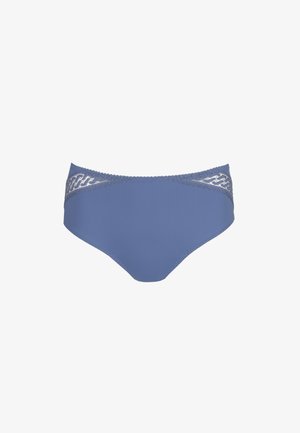 Ropa interior femenina estilo bikini azul con bordes de encaje y pequeños detalles de recortes sobre un fondo blanco.
