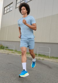 HOKA GLIDE SHORT - Kratke hlače 2-u-1 - shadow