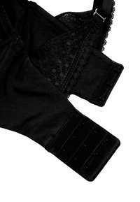 Thumbnail Image 6